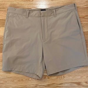 Men’s JCrew 7in inseam tech short